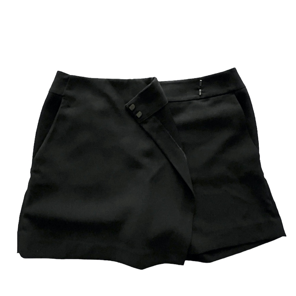 NWT Loft Outlet Black Skort Size 6